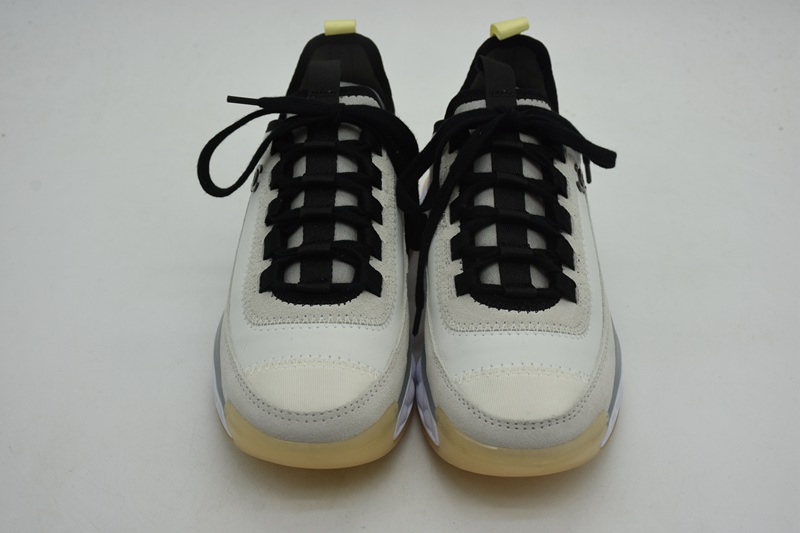 Chanel CC low-top sneakers