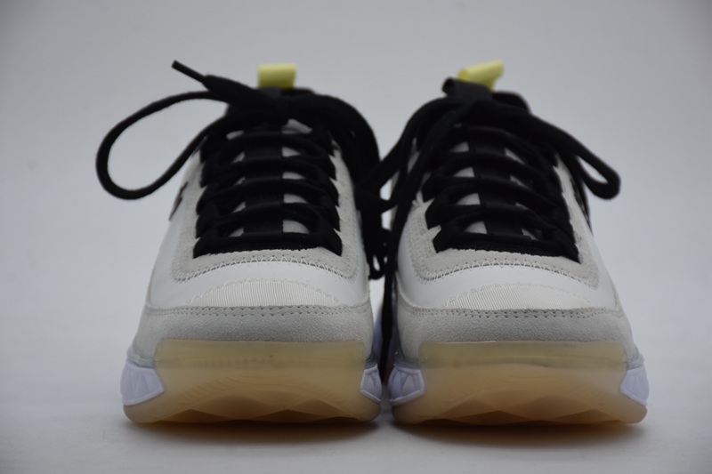 Chanel CC low-top sneakers
