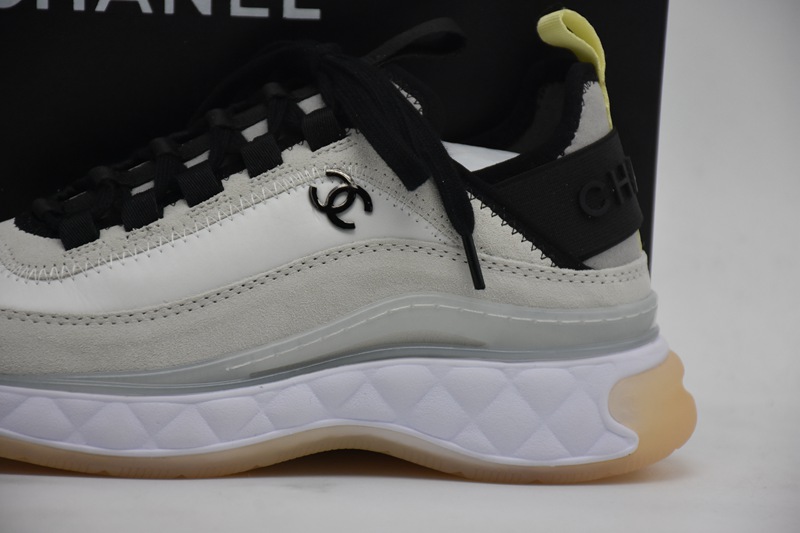 Chanel CC low-top sneakers