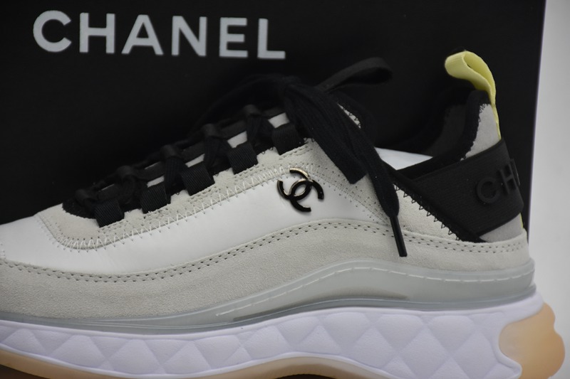 Chanel CC low-top sneakers