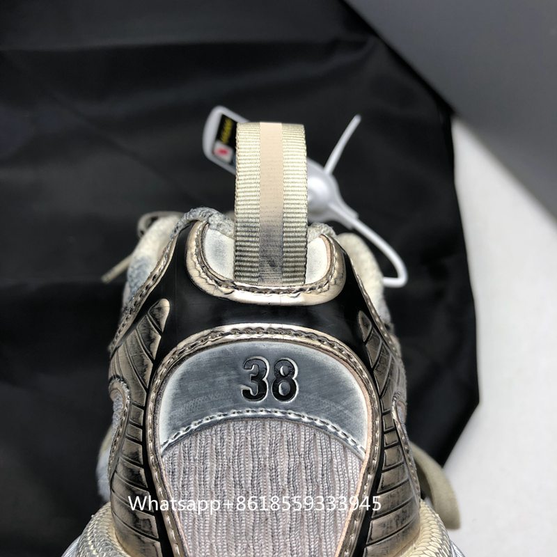 BALENCIAGA WOMEN'S 3XL SNEAKER IN BEIGE (15)