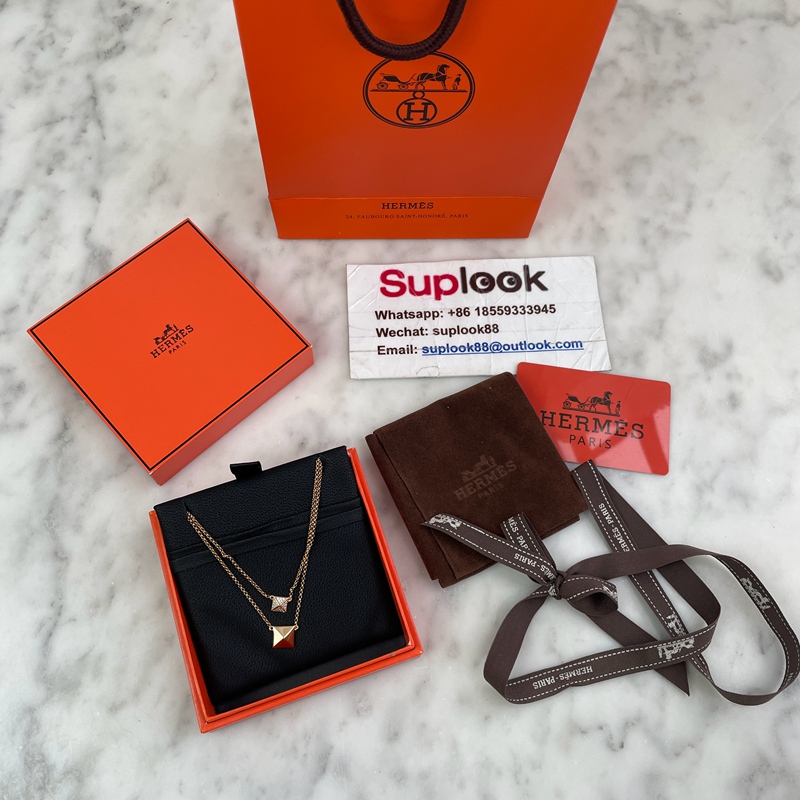 Hermès Clou d'H pendant (1)