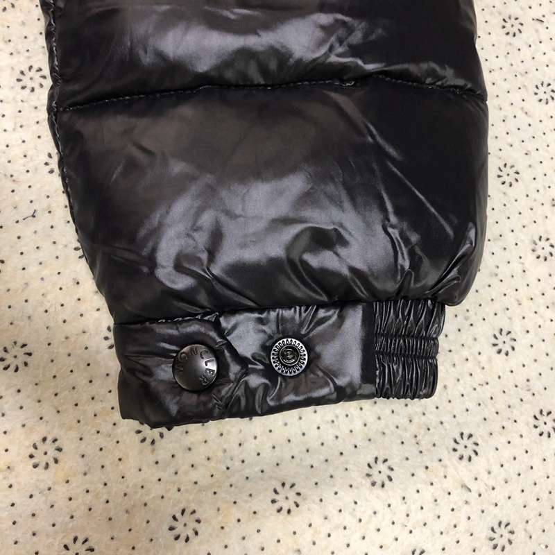 Moncler Quilted Shell Hooded Down Black Jacket (21)