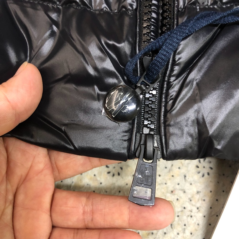 Moncler Quilted Shell Hooded Down Black Jacket (22)