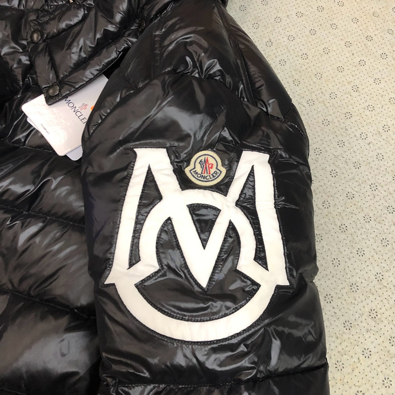 Moncler Quilted Shell Hooded Down Black Jacket (24)