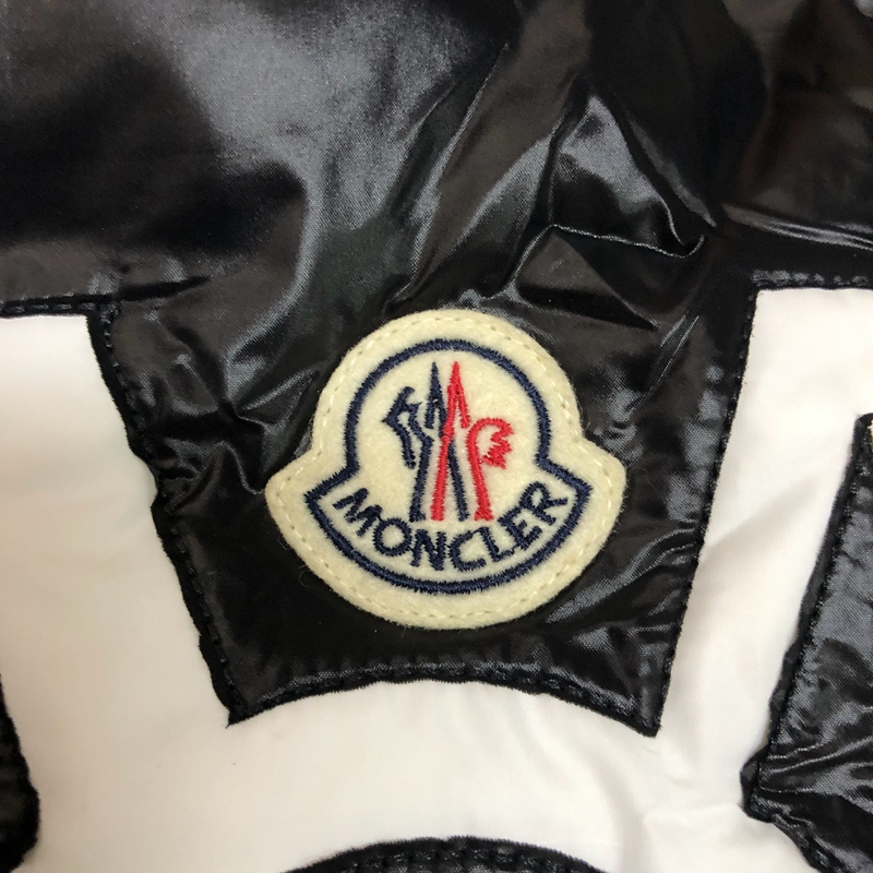 Moncler Quilted Shell Hooded Down Black Jacket (25)