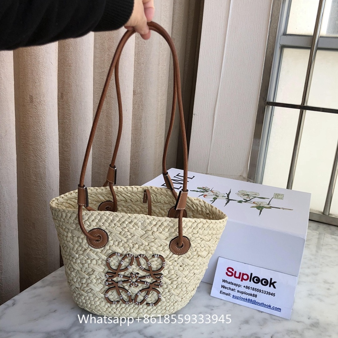 L-oewe Small Anagram Basket Bag in Iraca Palm and Calfskin (1)