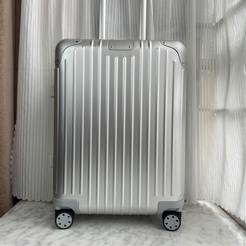 RIMOWA Original Cabin S Aluminium Small Carry-On Suitcase Silver (2)