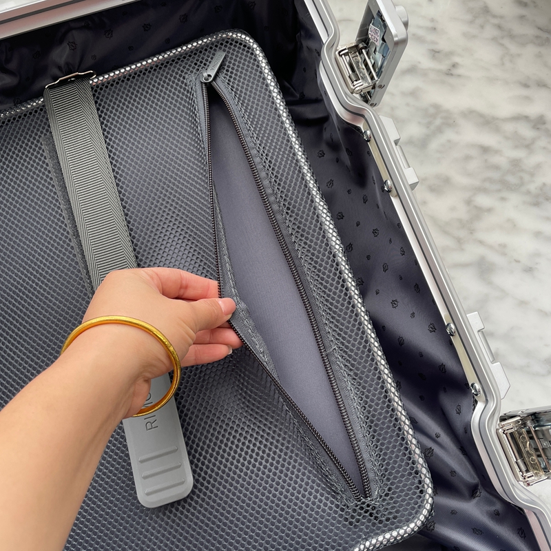 RIMOWA Original Cabin S Aluminium Small Carry-On Suitcase Silver (34)