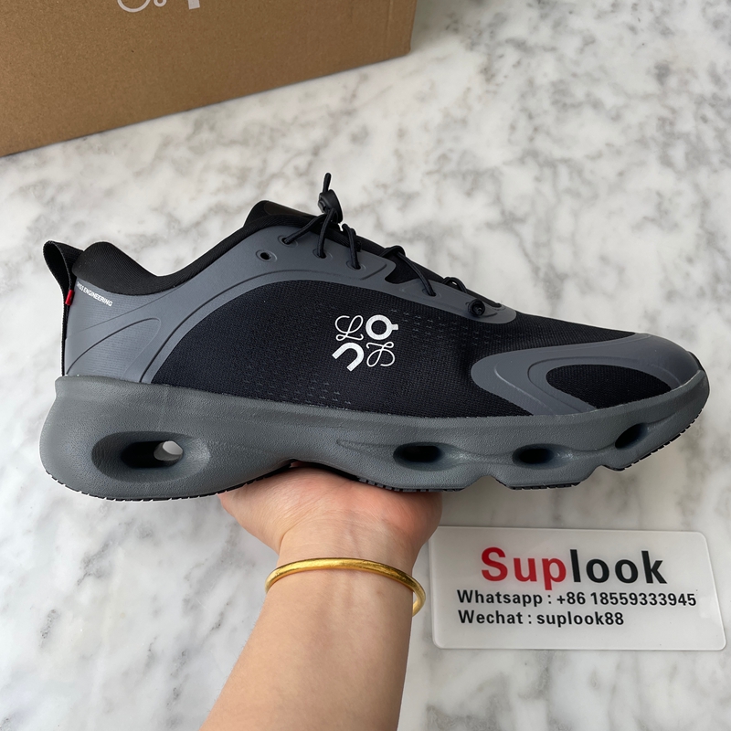 On Running Cloudsolo Loewe Black (4)