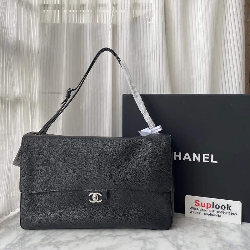 Chanel Grained Calfskin Souplissimo Maxi Flapbag Black (2)