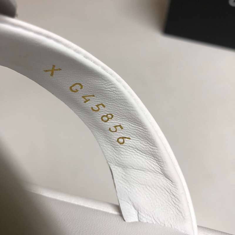 Chanel Thongs - Patent calfskin, white (11)