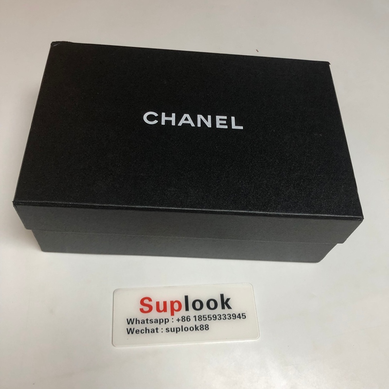 Chanel Thongs - Patent calfskin, white (16)